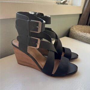 Crown Vintage Black Strappy Wedges 6.5 Sandals